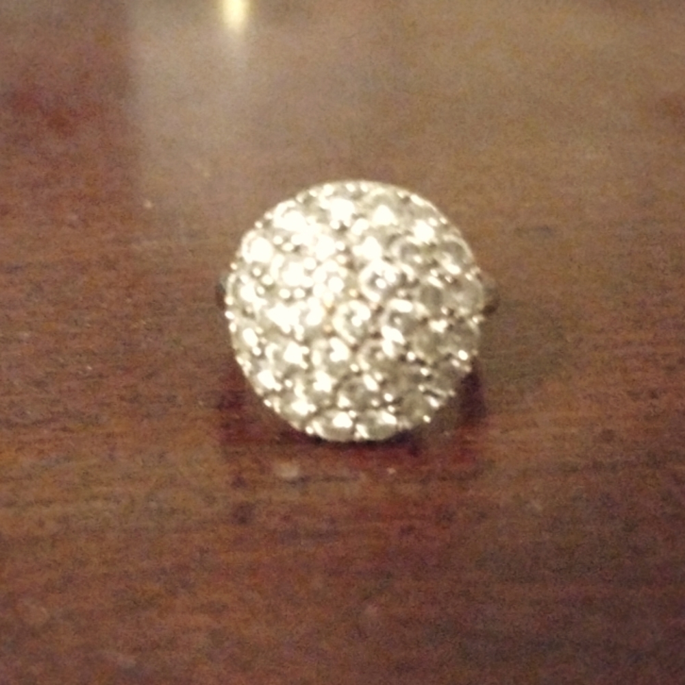 Beautiful cluster ring size 6.